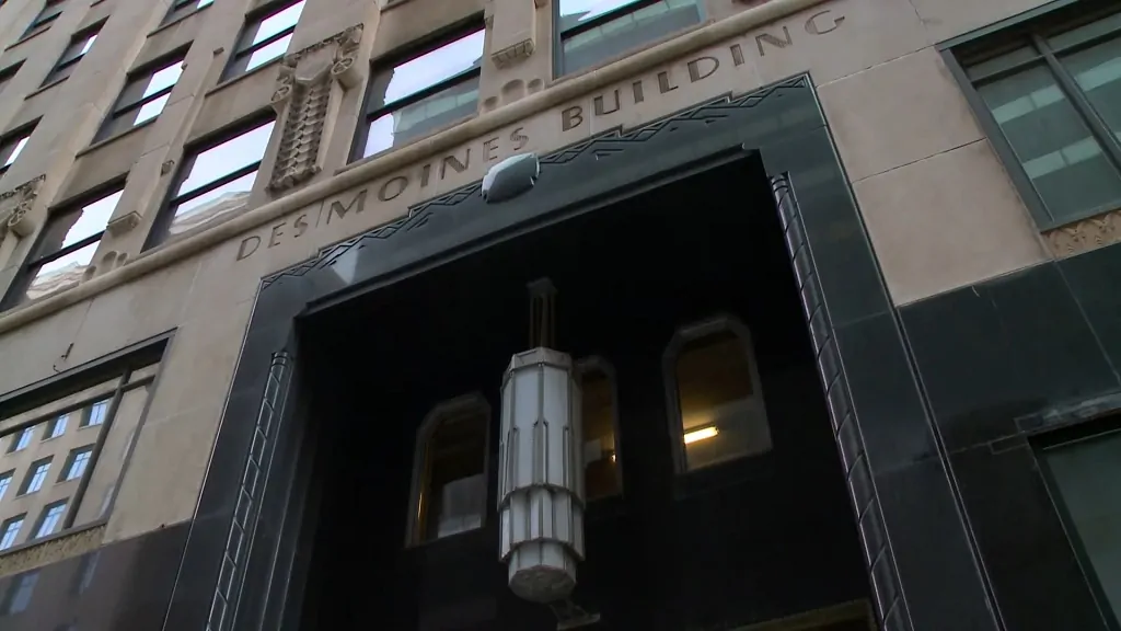 Entrance in the Des Moines Building